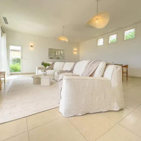 Villa Sunny Dream By Winsome Destination *